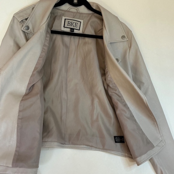 BKE Women’s Cream MOTO Faux leather jacket size L - Picture 4 of 4